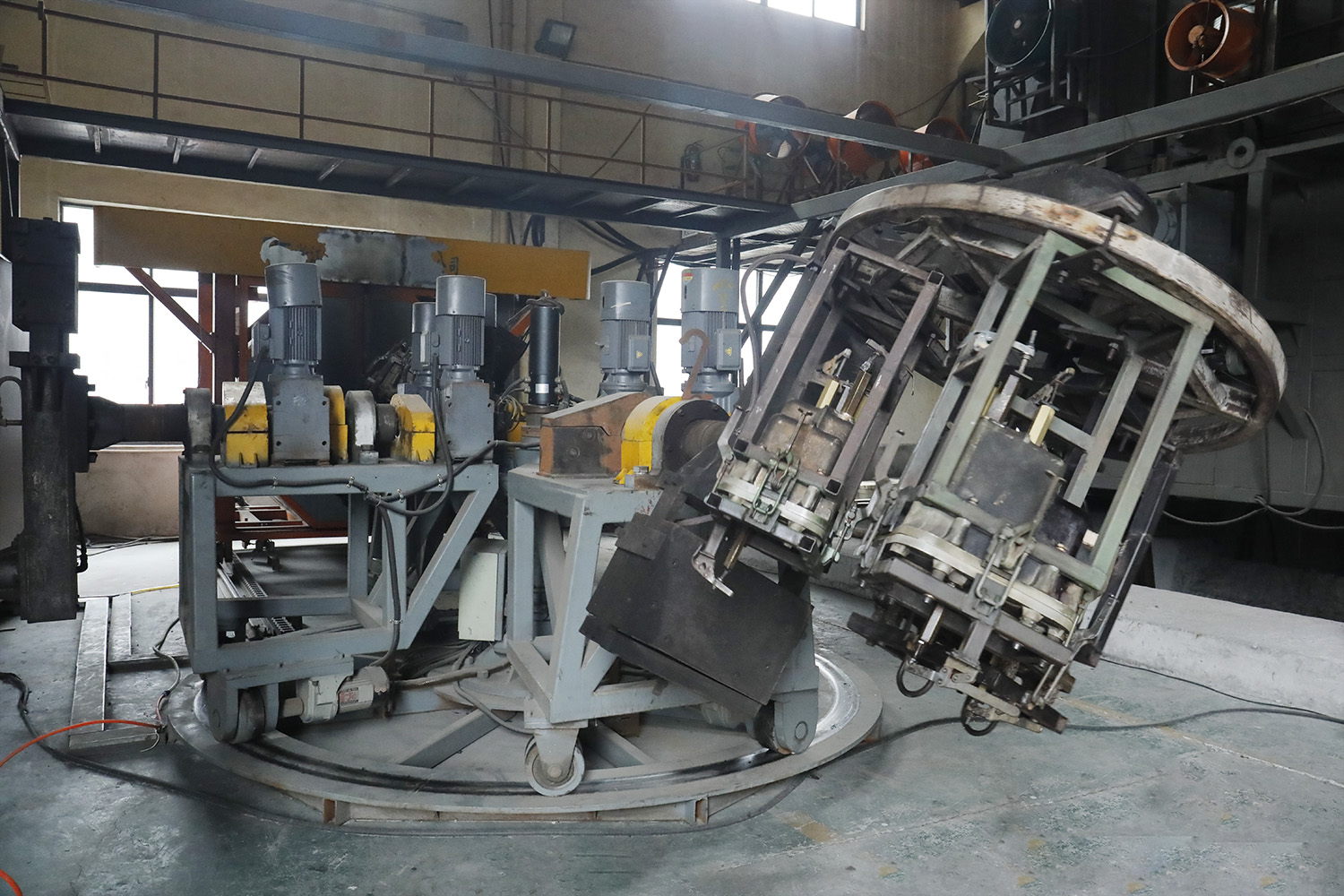 Máquina de moldeo rotacional tipo carrusel de 2 brazos en China